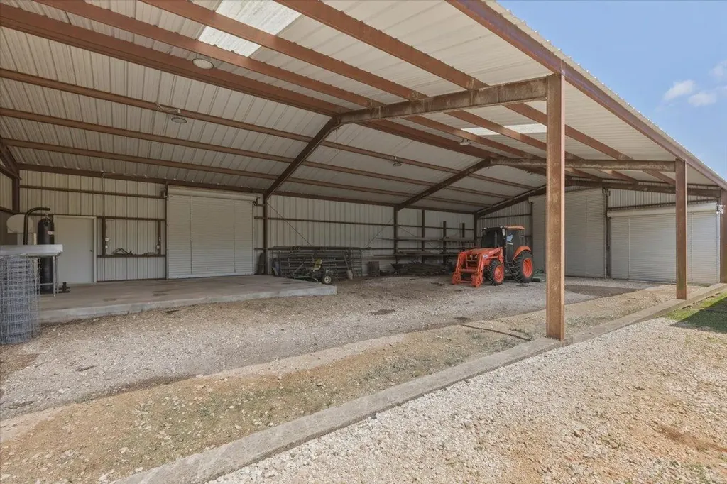 4140 County Road 467 Elgin TX 78621