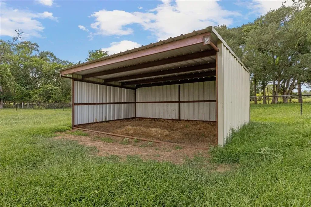 4140 County Road 467 Elgin TX 78621