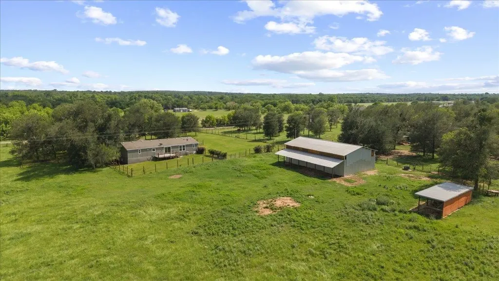 4140 County Road 467 Elgin TX 78621
