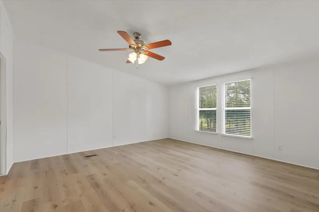 4140 County Road 467 Elgin TX 78621