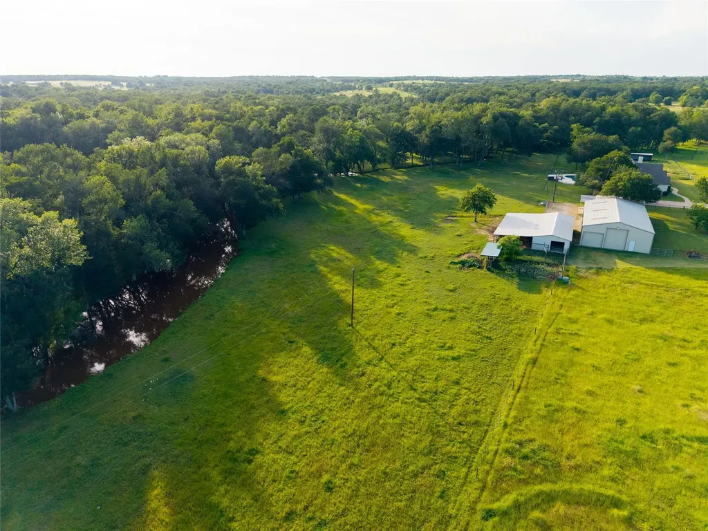 4140 County Road 467 Elgin TX 78621