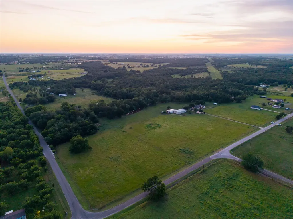 4140 County Road 467 Elgin TX 78621