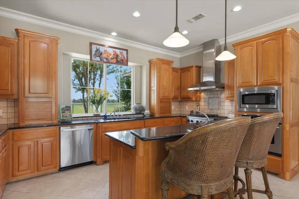 4140 County Road 467 Elgin TX 78621