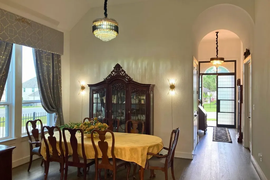 706 Pear Tree Lane Austin TX 78737