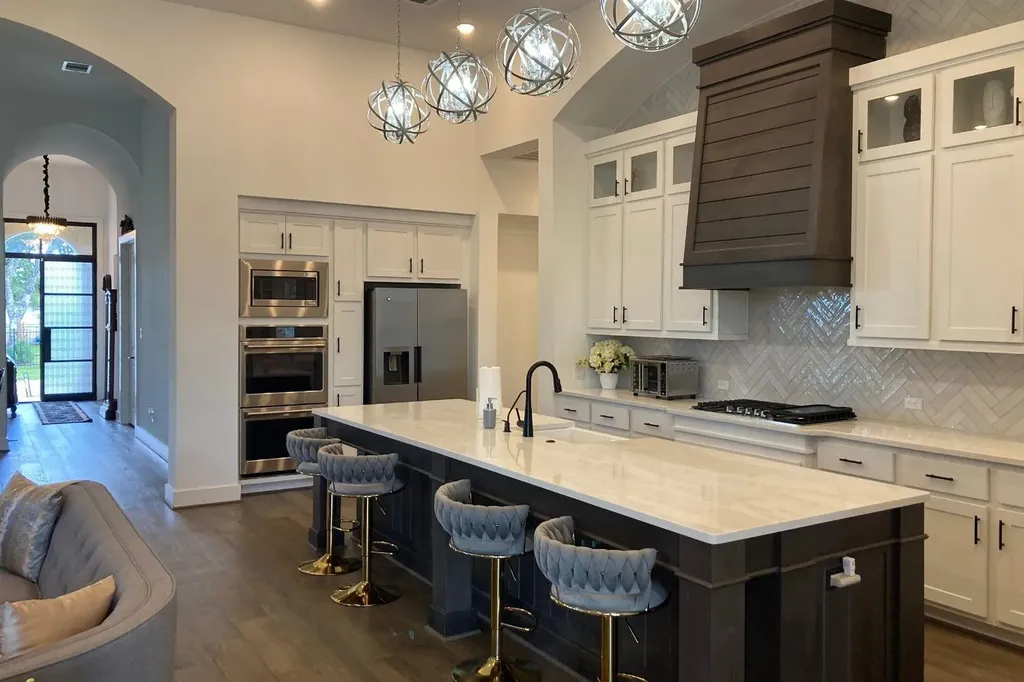 706 Pear Tree Lane Austin TX 78737
