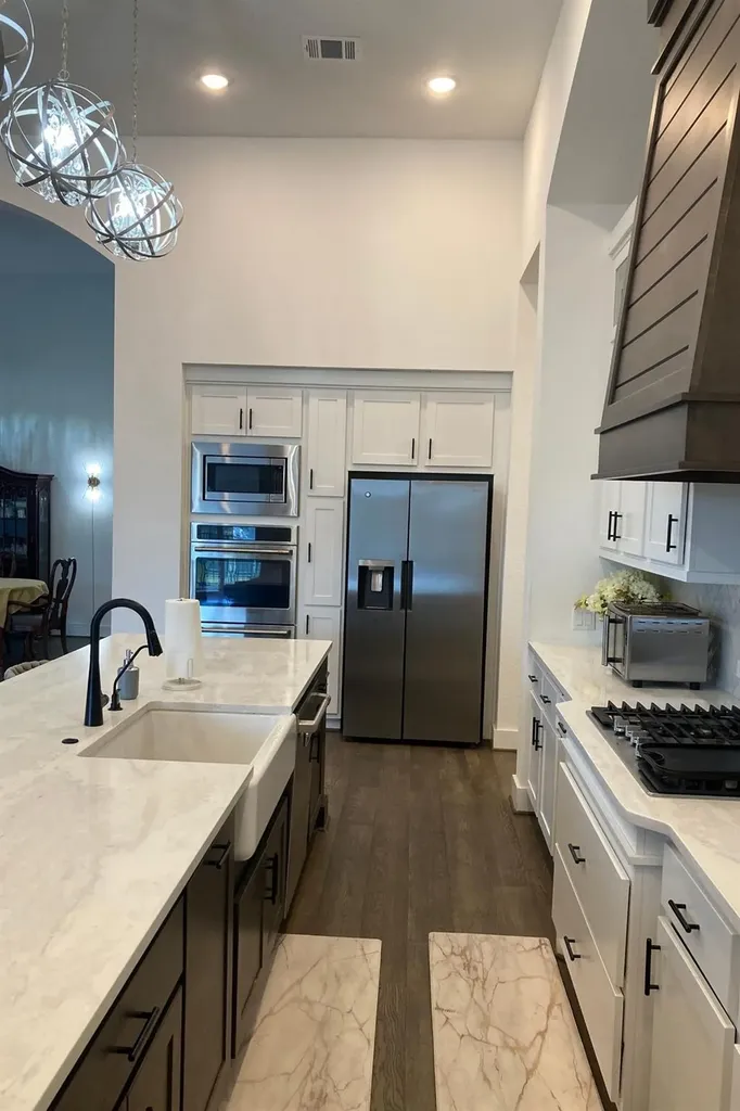 706 Pear Tree Lane Austin TX 78737