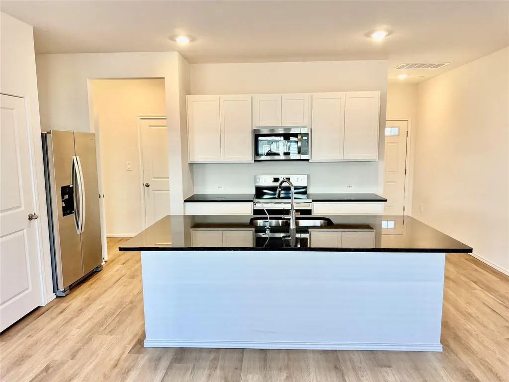 105 Calcite Road Kyle TX 78640