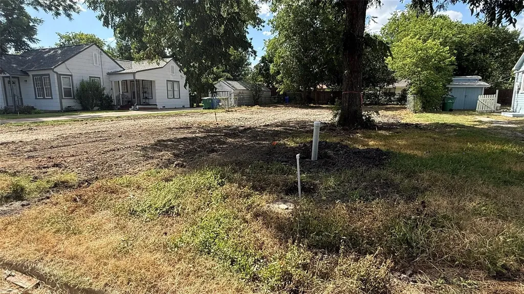 1312 Wallace Street Taylor TX 76574