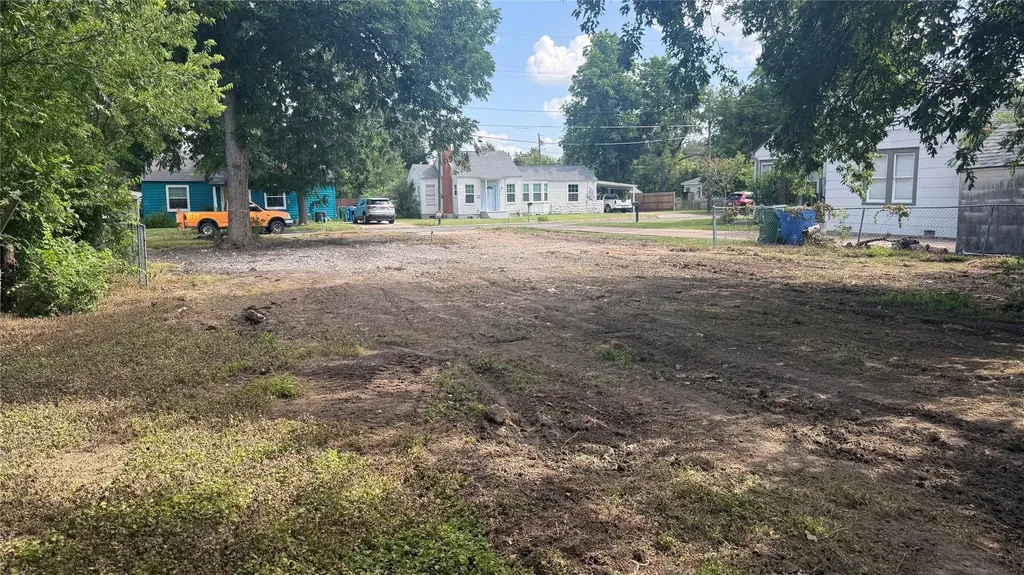 1312 Wallace Street Taylor TX 76574