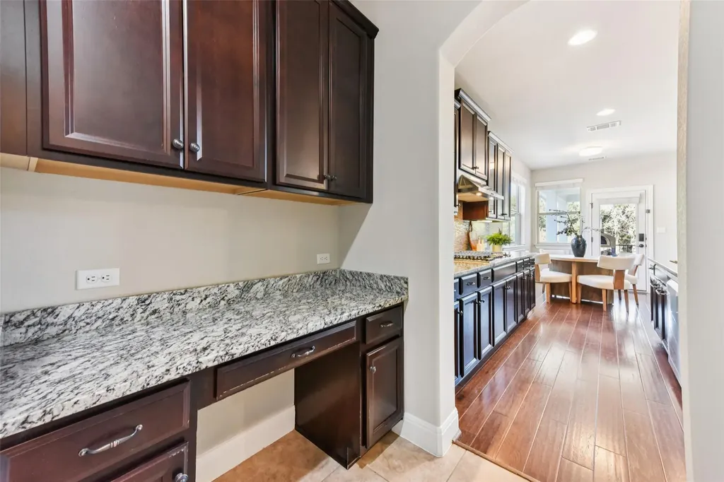 5629 Siragusa Drive Austin TX 78738