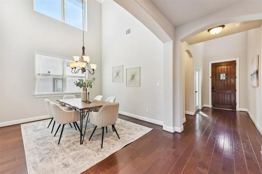5629 Siragusa Drive Austin TX 78738