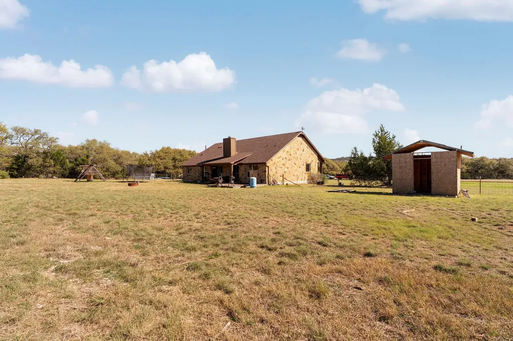 463 Beauchamp Road Dripping Springs TX 78620