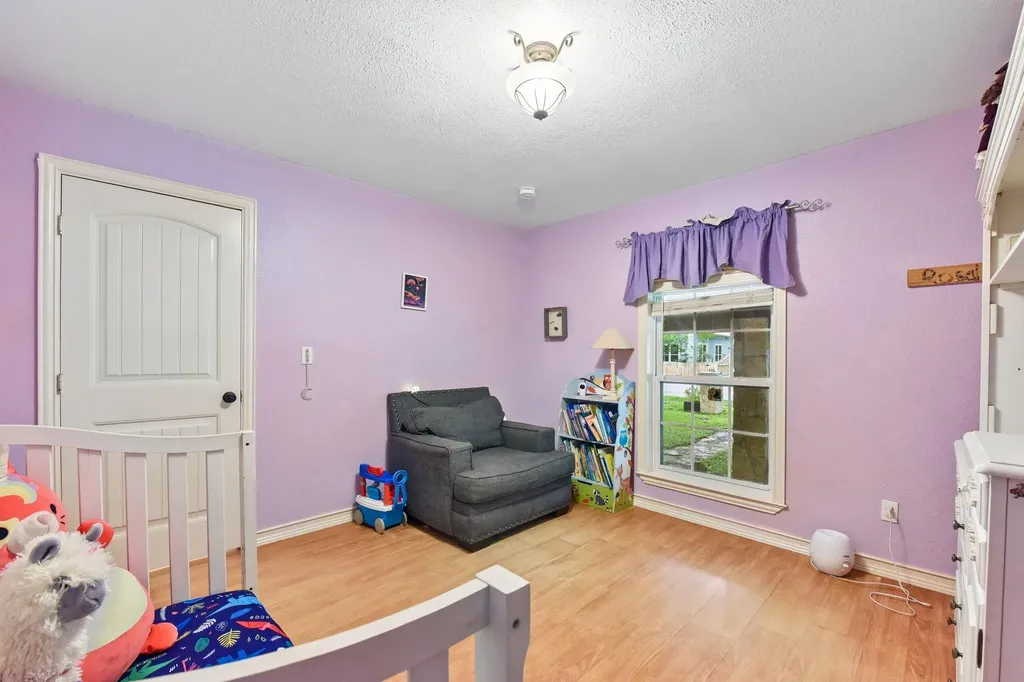 205 N Avenue E Elgin TX 78621