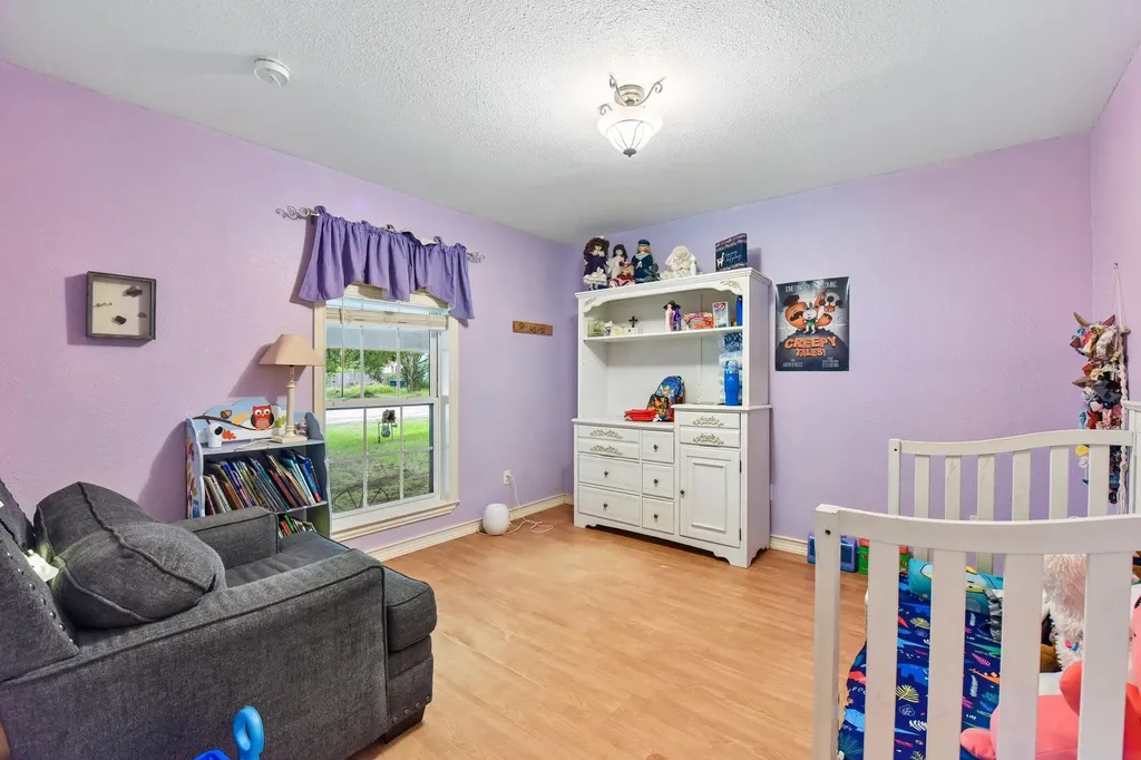 205 N Avenue E Elgin TX 78621