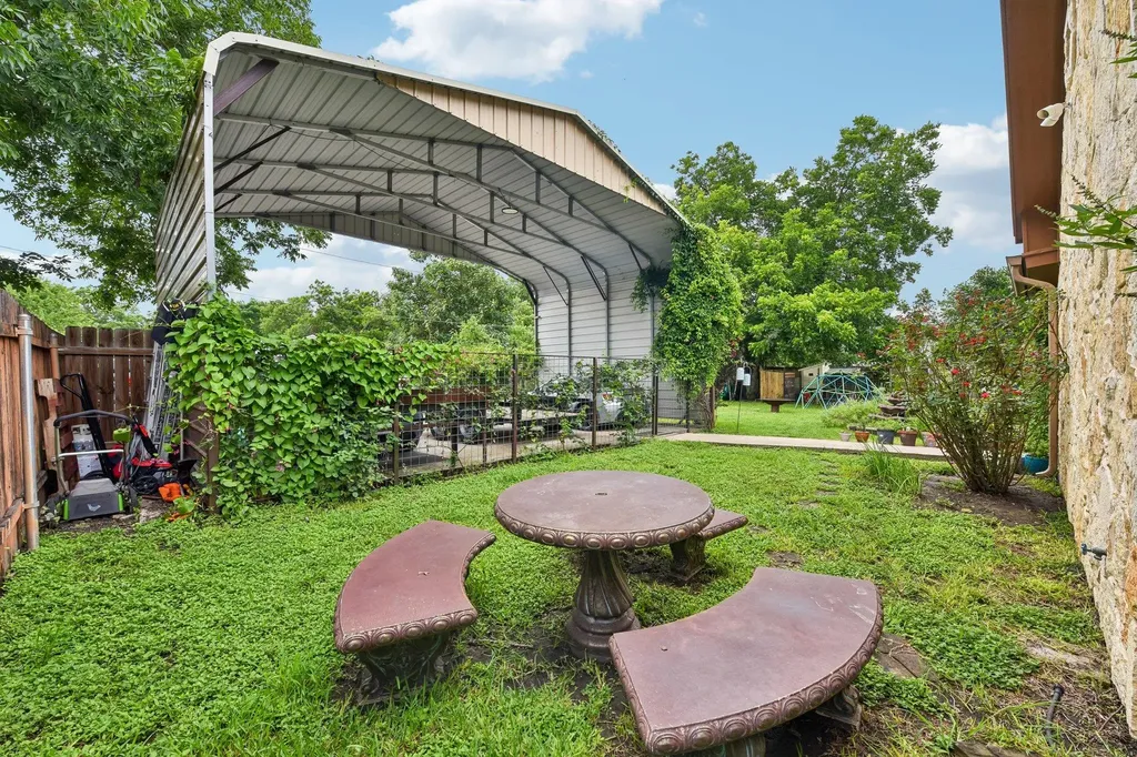 205 N Avenue E Elgin TX 78621