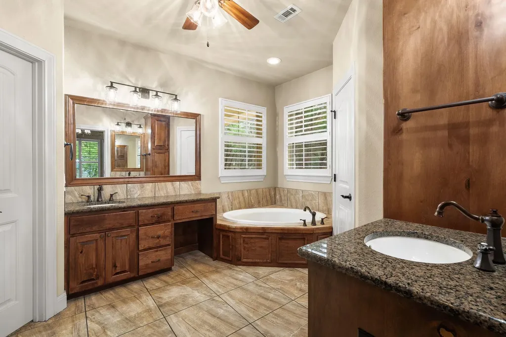 125 Covington Cove Georgetown TX 78628