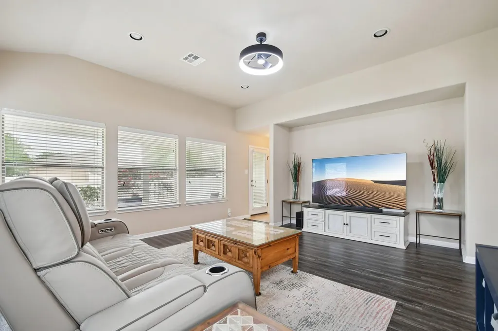 808 Great Sand Dunes Avenue Pflugerville TX 78660