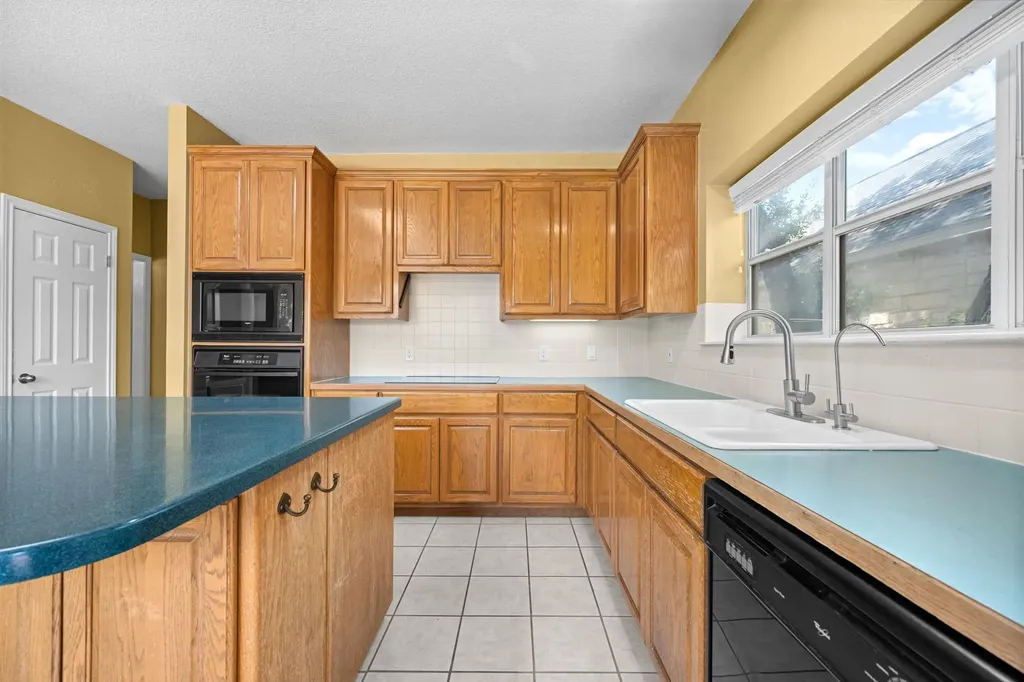 108 Thornwood Road Georgetown TX 78628
