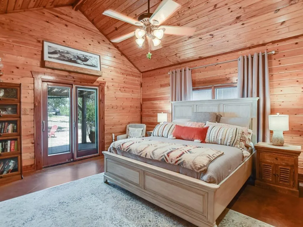 254 Middleton Road Spicewood TX 78669