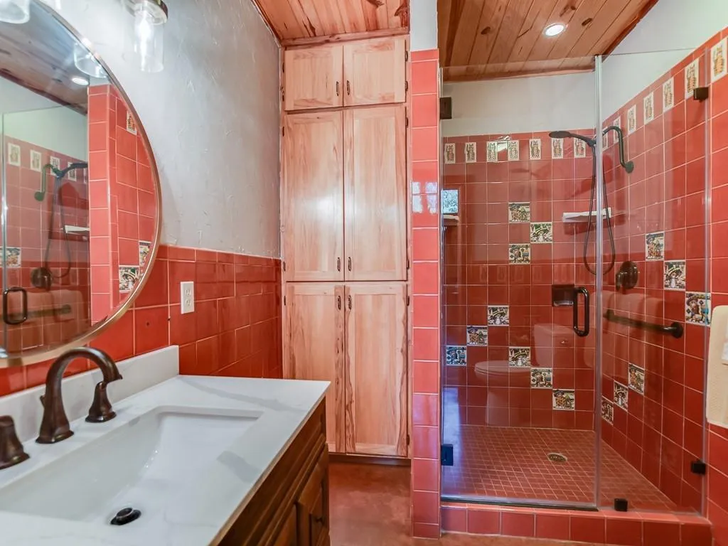 254 Middleton Road Spicewood TX 78669