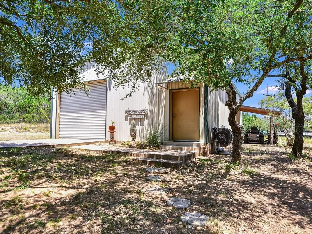 254 Middleton Road Spicewood TX 78669