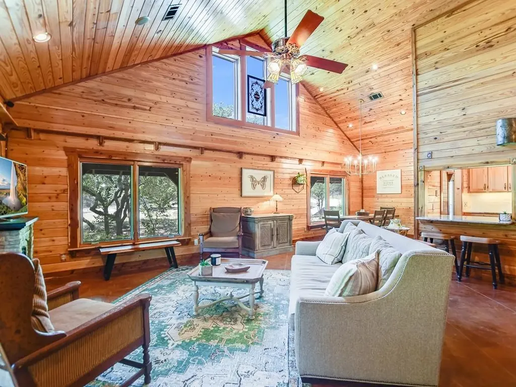 254 Middleton Road Spicewood TX 78669