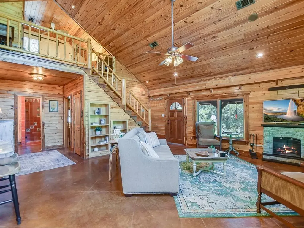 254 Middleton Road Spicewood TX 78669