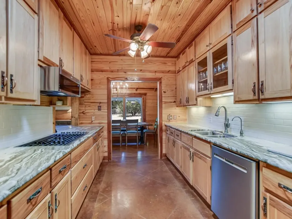 254 Middleton Road Spicewood TX 78669