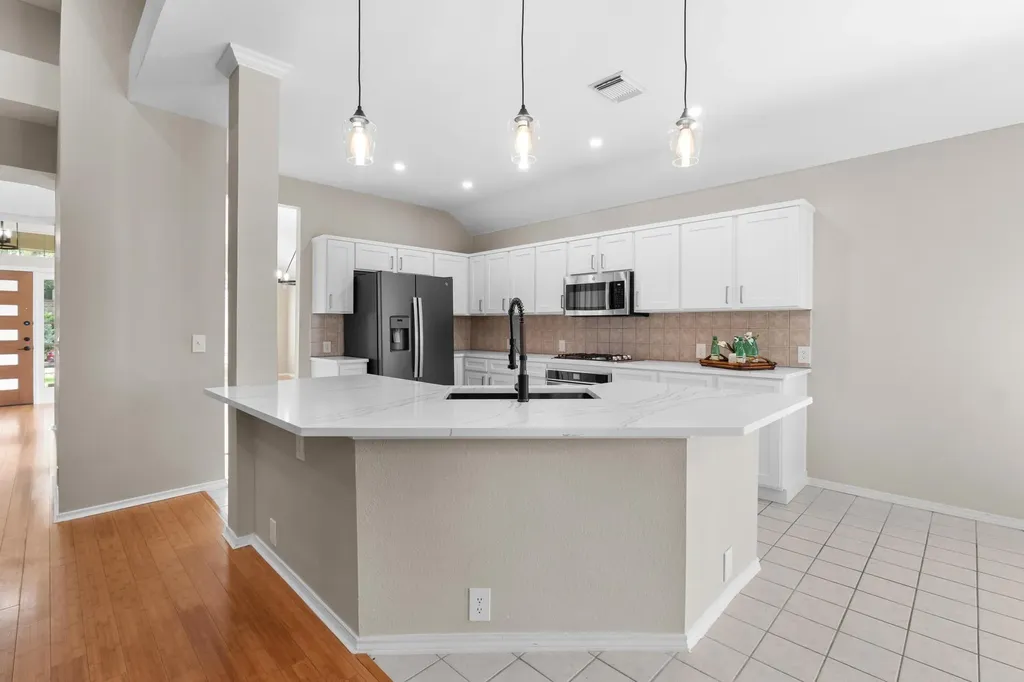 5405 Apache Creek Cove Austin TX 78735