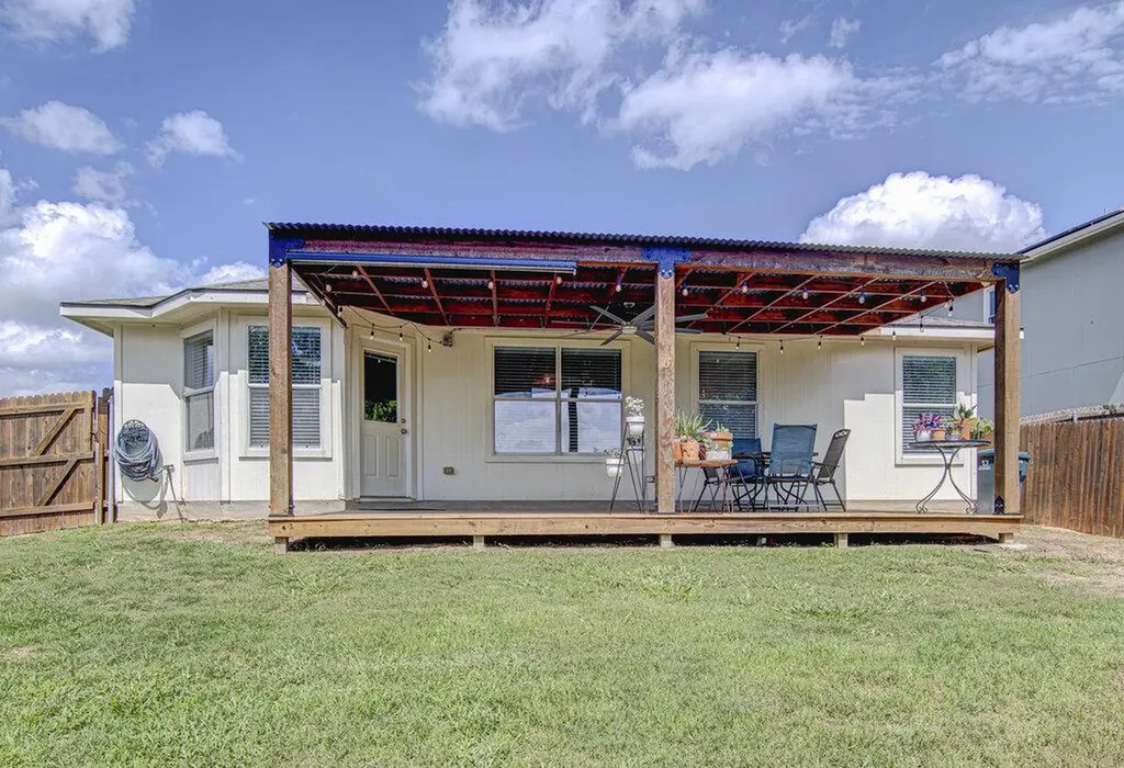 483 Quarter Avenue Buda TX 78610