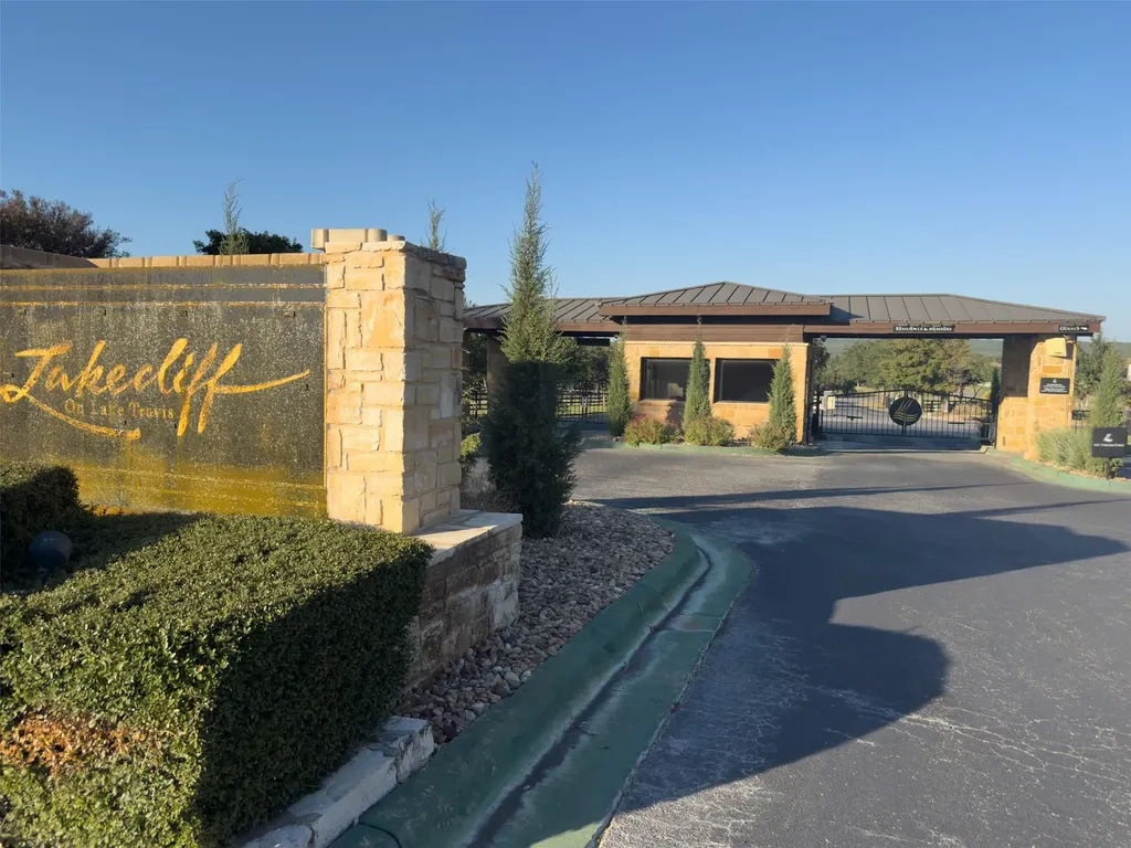 25700 Cliff Circle Spicewood TX 78657