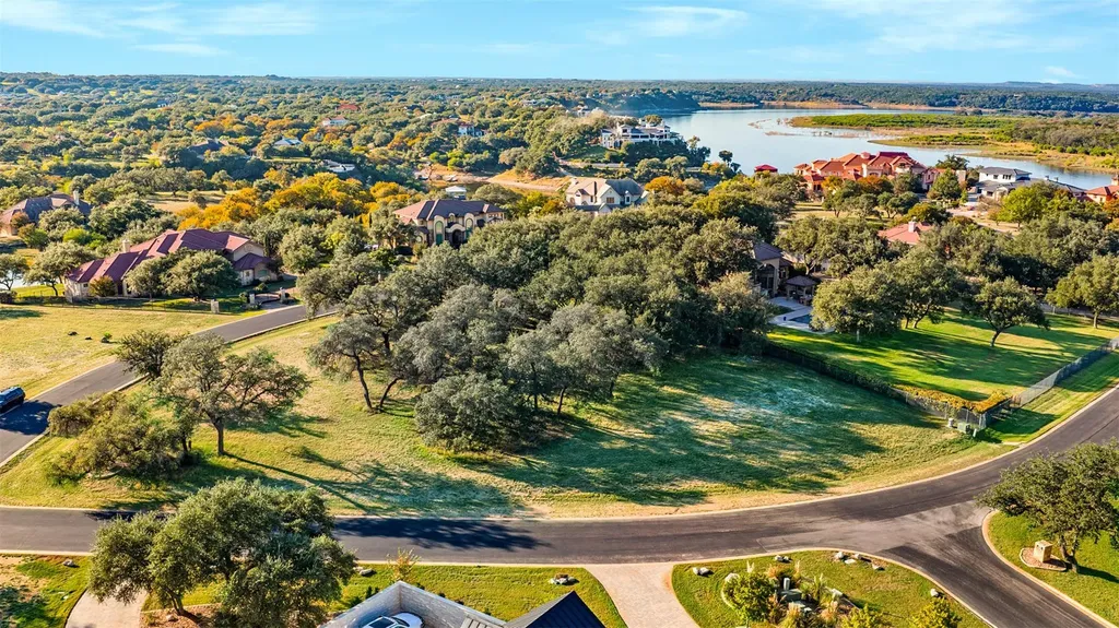 25700 Cliff Circle Spicewood TX 78657