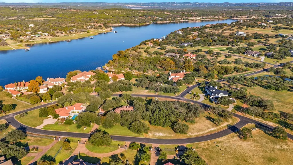 25700 Cliff Circle Spicewood TX 78657