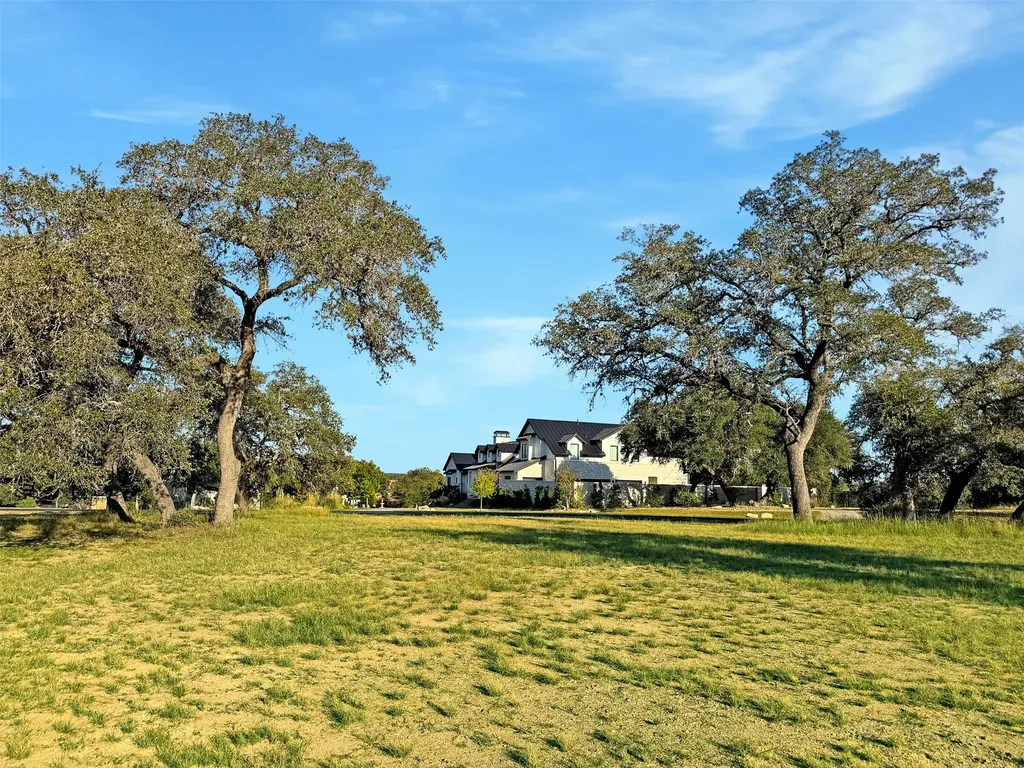 25700 Cliff Circle Spicewood TX 78657