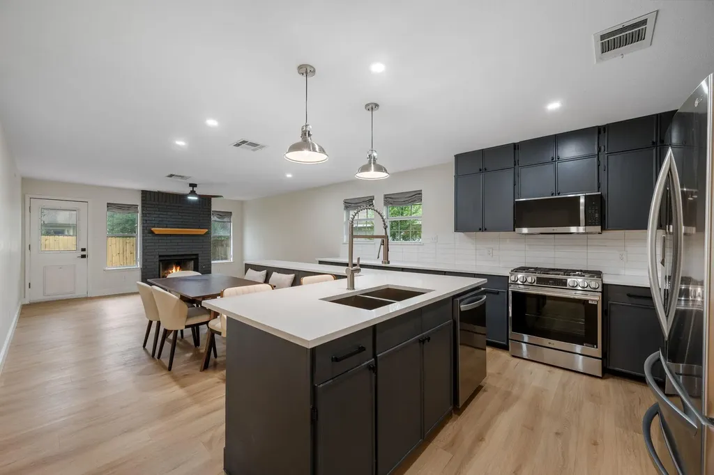 8322 Doe Meadow Drive Austin TX 78749