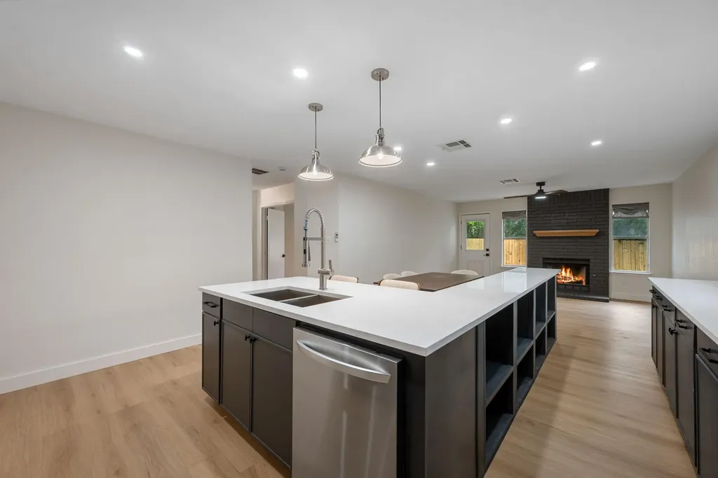 8322 Doe Meadow Drive Austin TX 78749