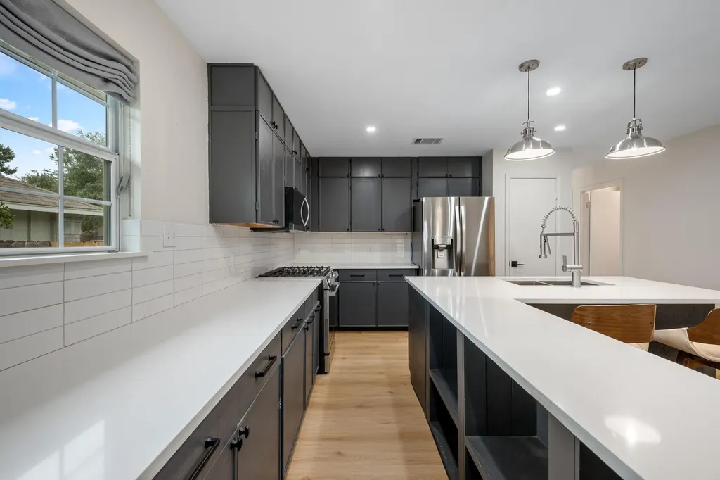 8322 Doe Meadow Drive Austin TX 78749