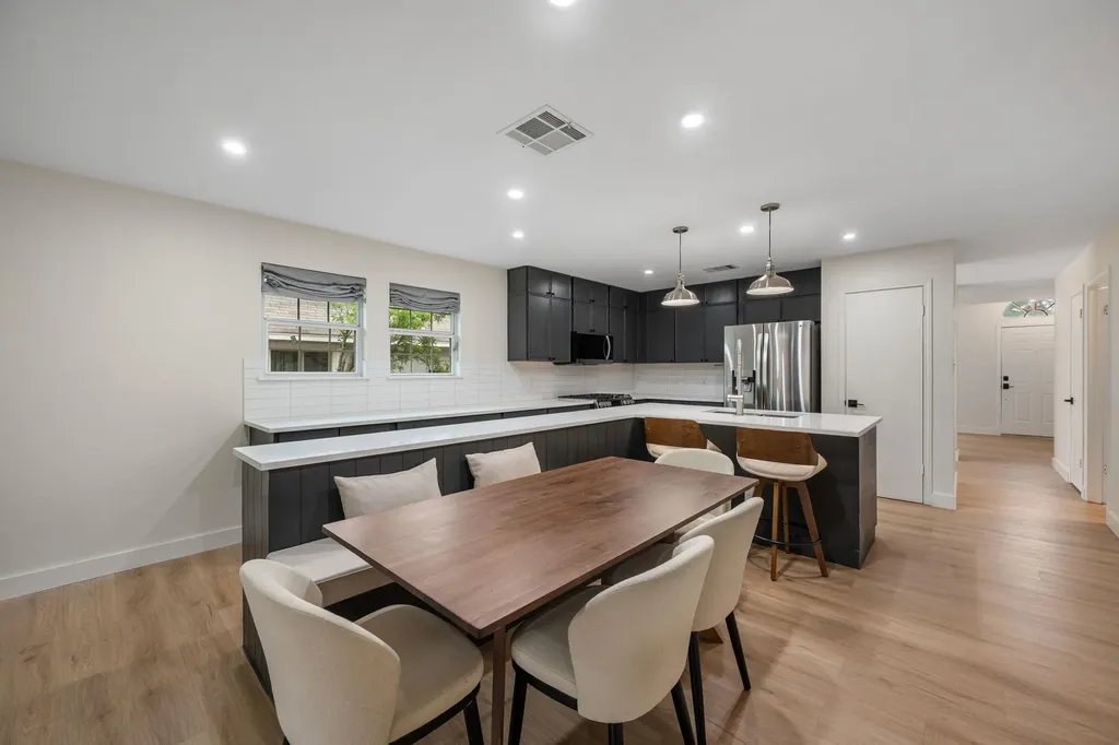 8322 Doe Meadow Drive Austin TX 78749