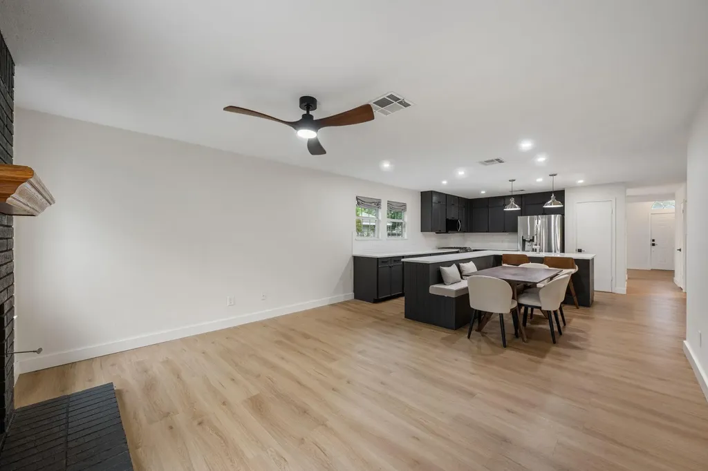 8322 Doe Meadow Drive Austin TX 78749