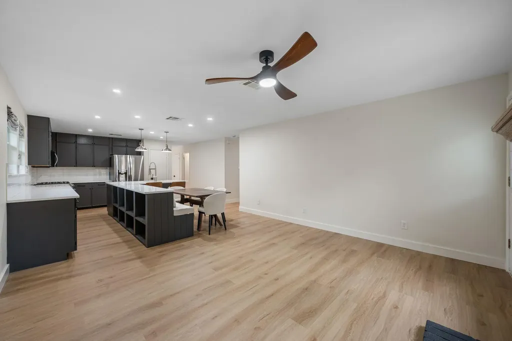 8322 Doe Meadow Drive Austin TX 78749