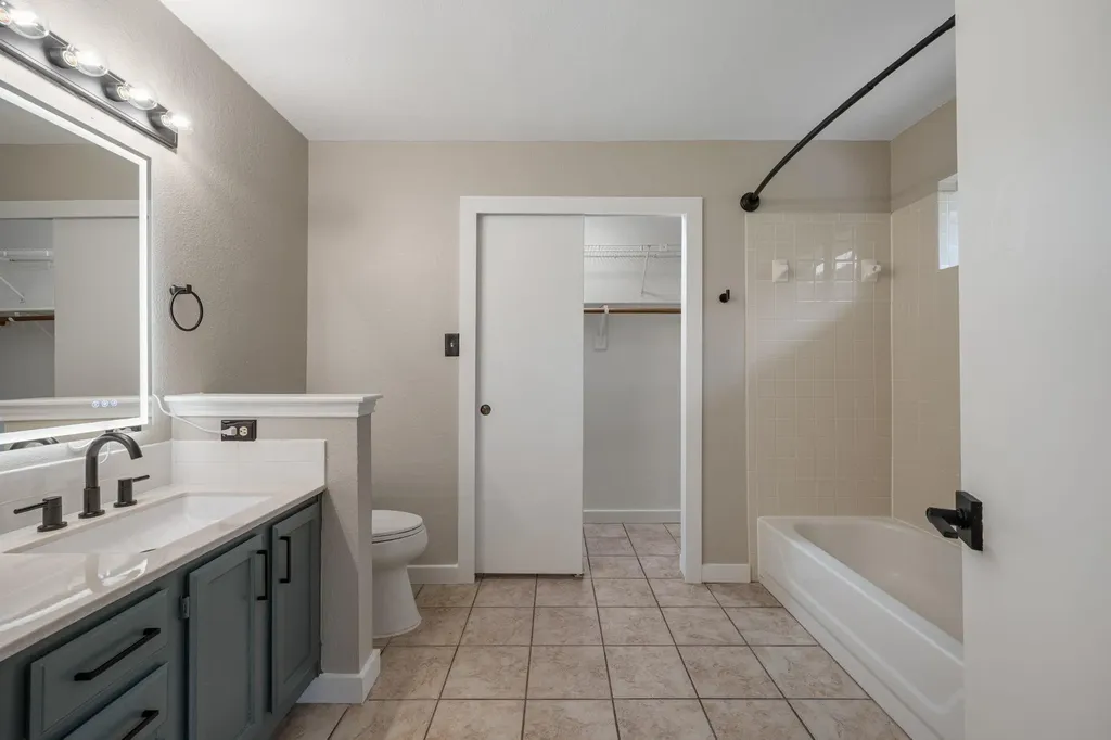 8322 Doe Meadow Drive Austin TX 78749