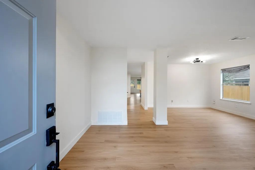 8322 Doe Meadow Drive Austin TX 78749