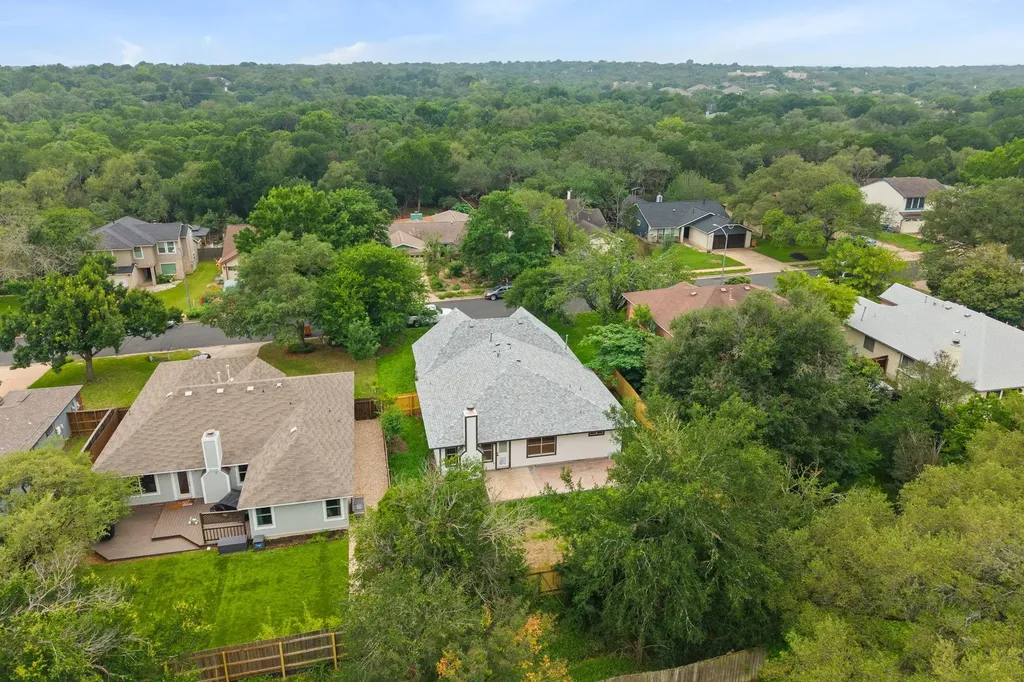 8322 Doe Meadow Drive Austin TX 78749