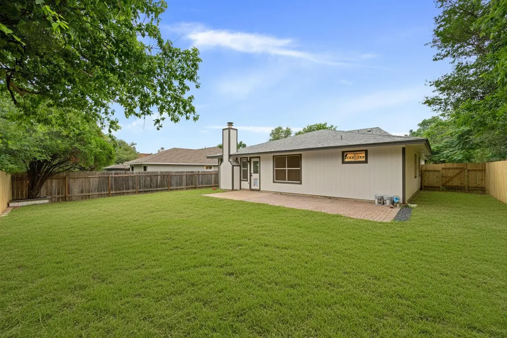 8322 Doe Meadow Drive Austin TX 78749