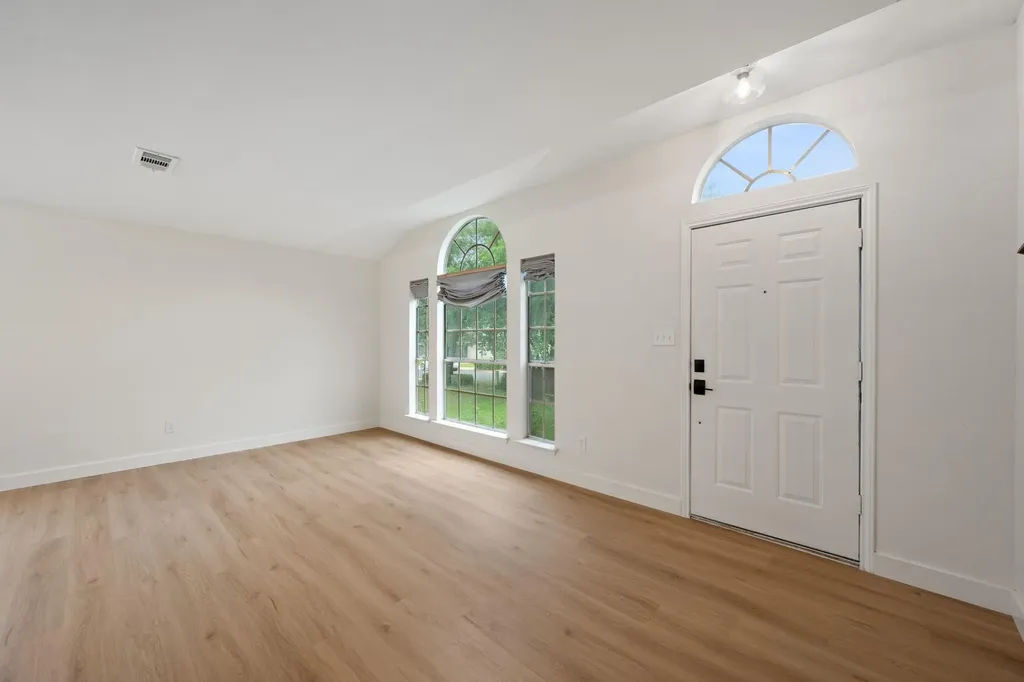 8322 Doe Meadow Drive Austin TX 78749