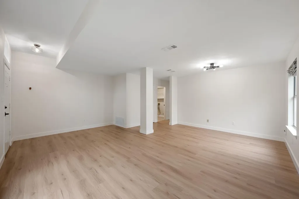 8322 Doe Meadow Drive Austin TX 78749