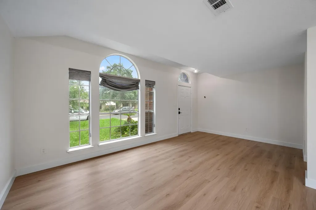 8322 Doe Meadow Drive Austin TX 78749