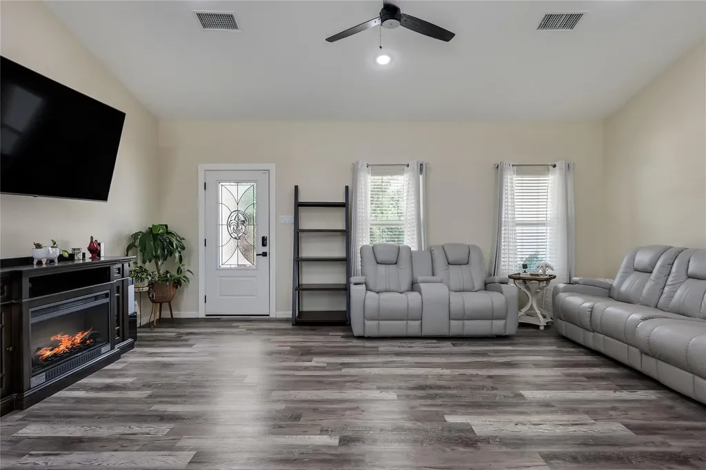 537 Lower Elgin Road Elgin TX 78621