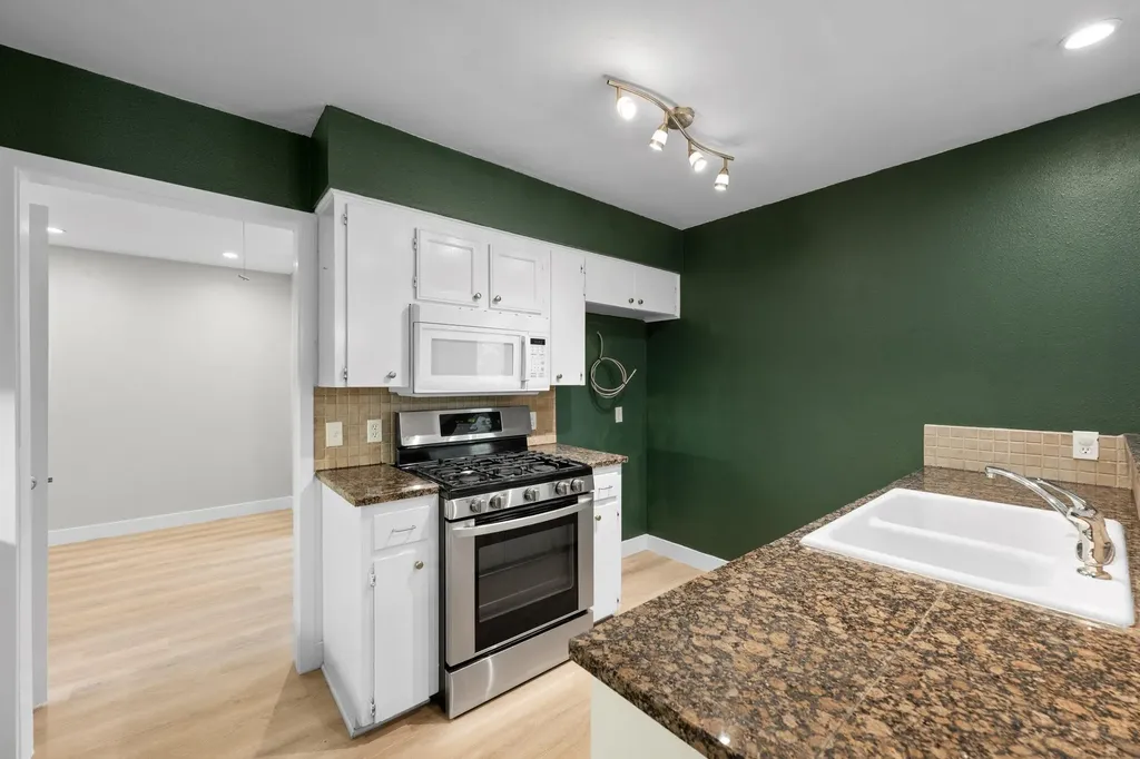 902 Emerald Wood Drive Austin TX 78745