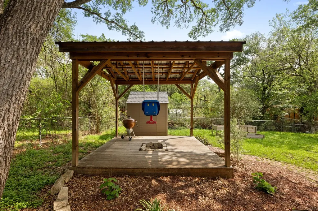 902 Emerald Wood Drive Austin TX 78745